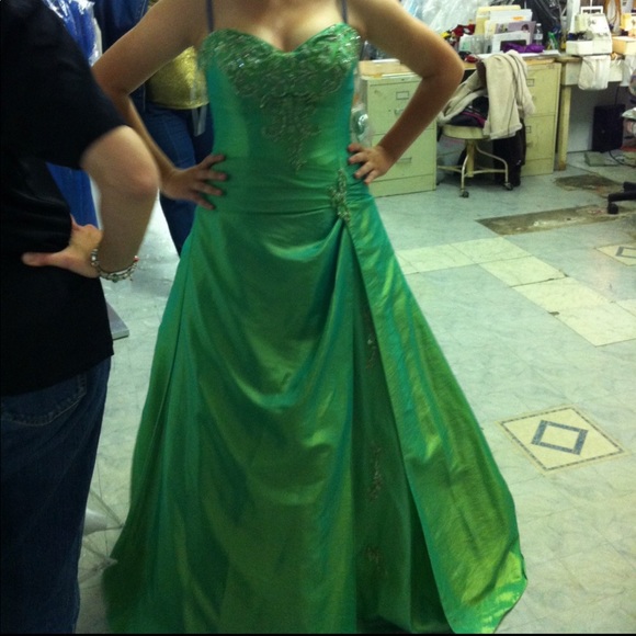 Princess style prom dress - Picture 3 of 3